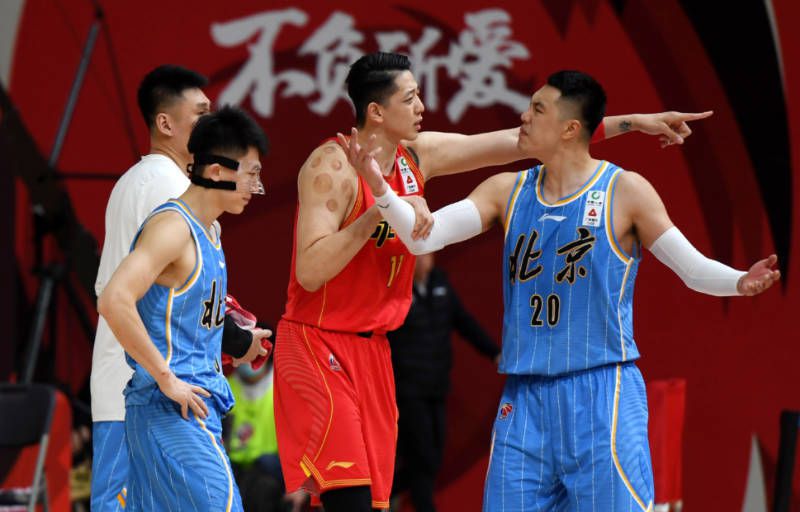 至于其他球员，阿兹蒙没有受伤，俱乐部医疗团队将每天对他进行评估。